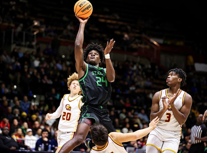 Tounde Yessoufou in last year's CS championship win over Clovis West.
